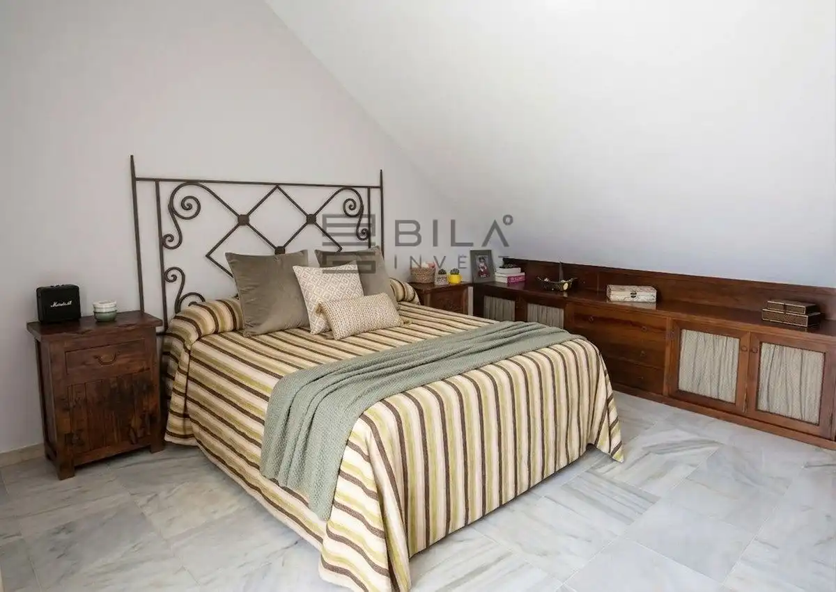 Semi-detached house with pool for sale in Lomas del Pozuelo, imagen 14