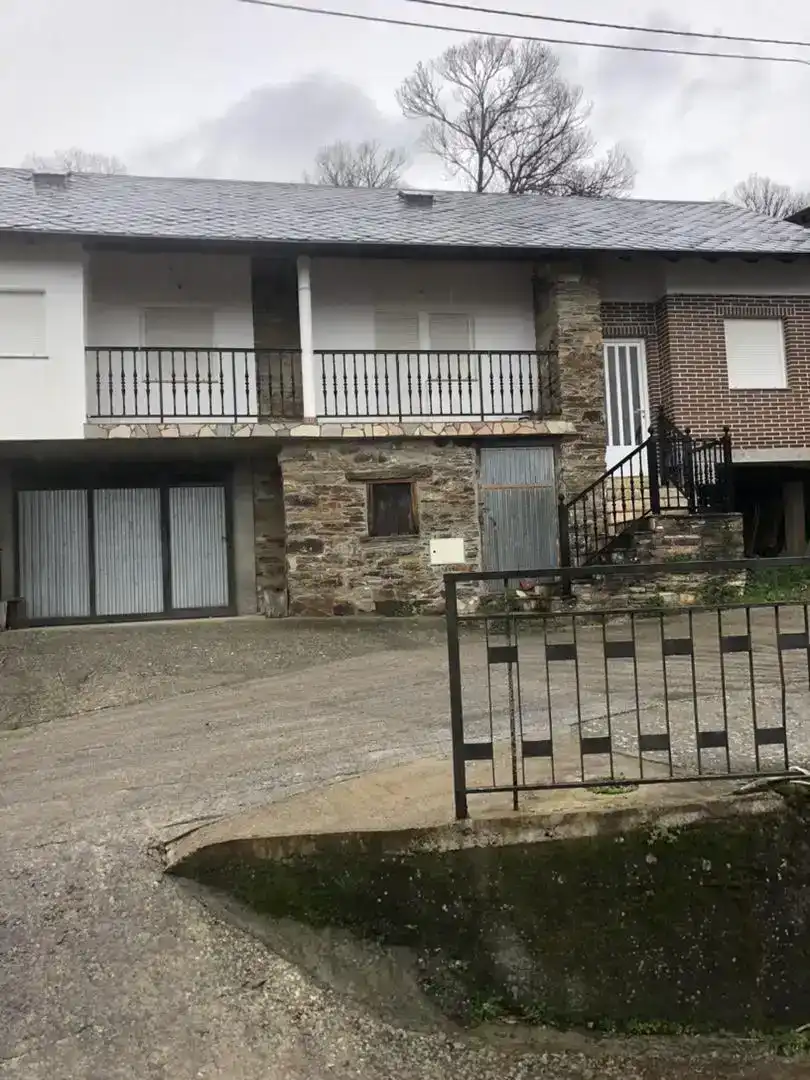 Exterior view of Flat for sale in Corullón  with Balcony