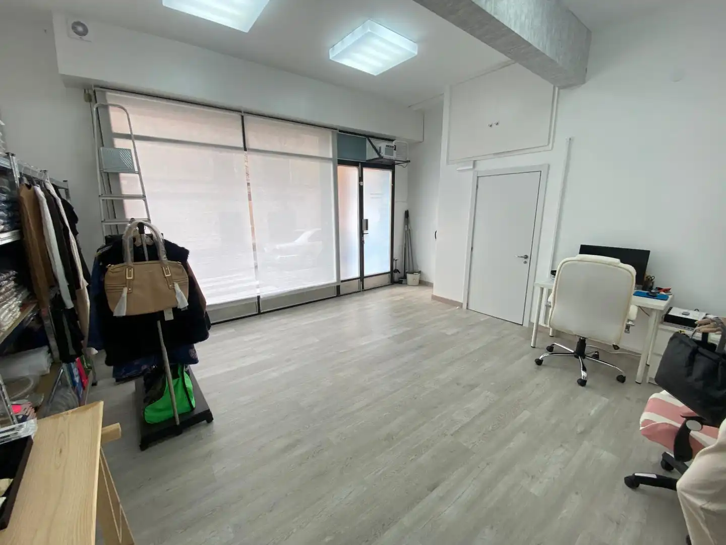 Business premises for sale in Poble, imagen 4