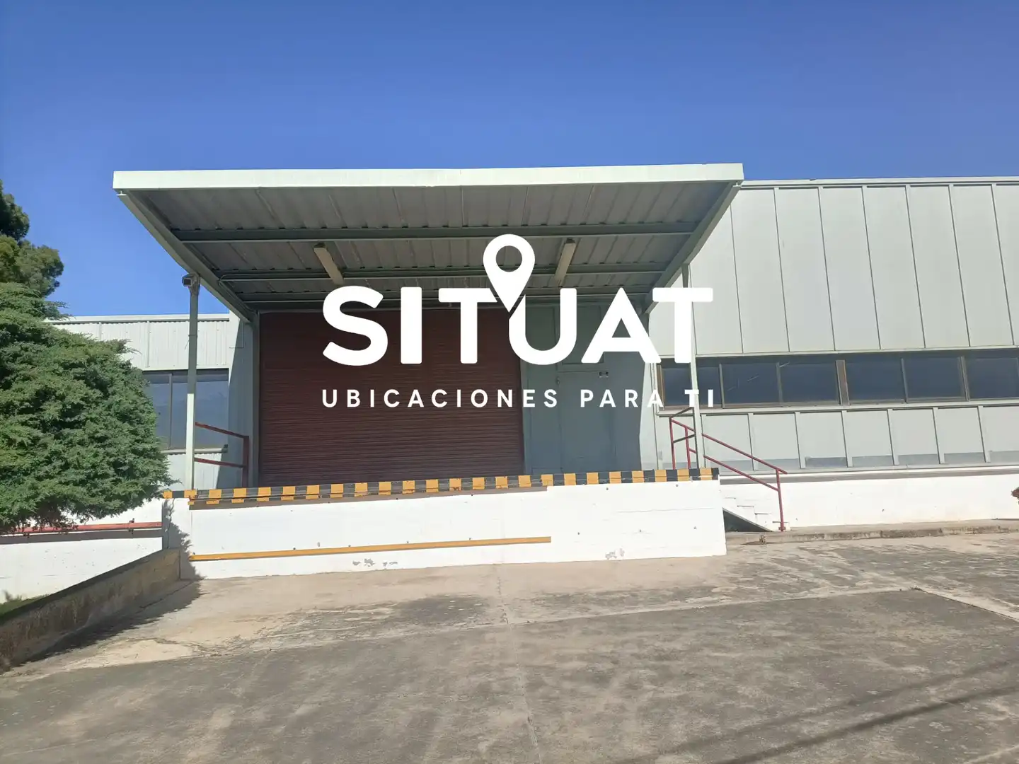 Industrial building with lift for sale in Avinguda de la Riera 23, imagen 2