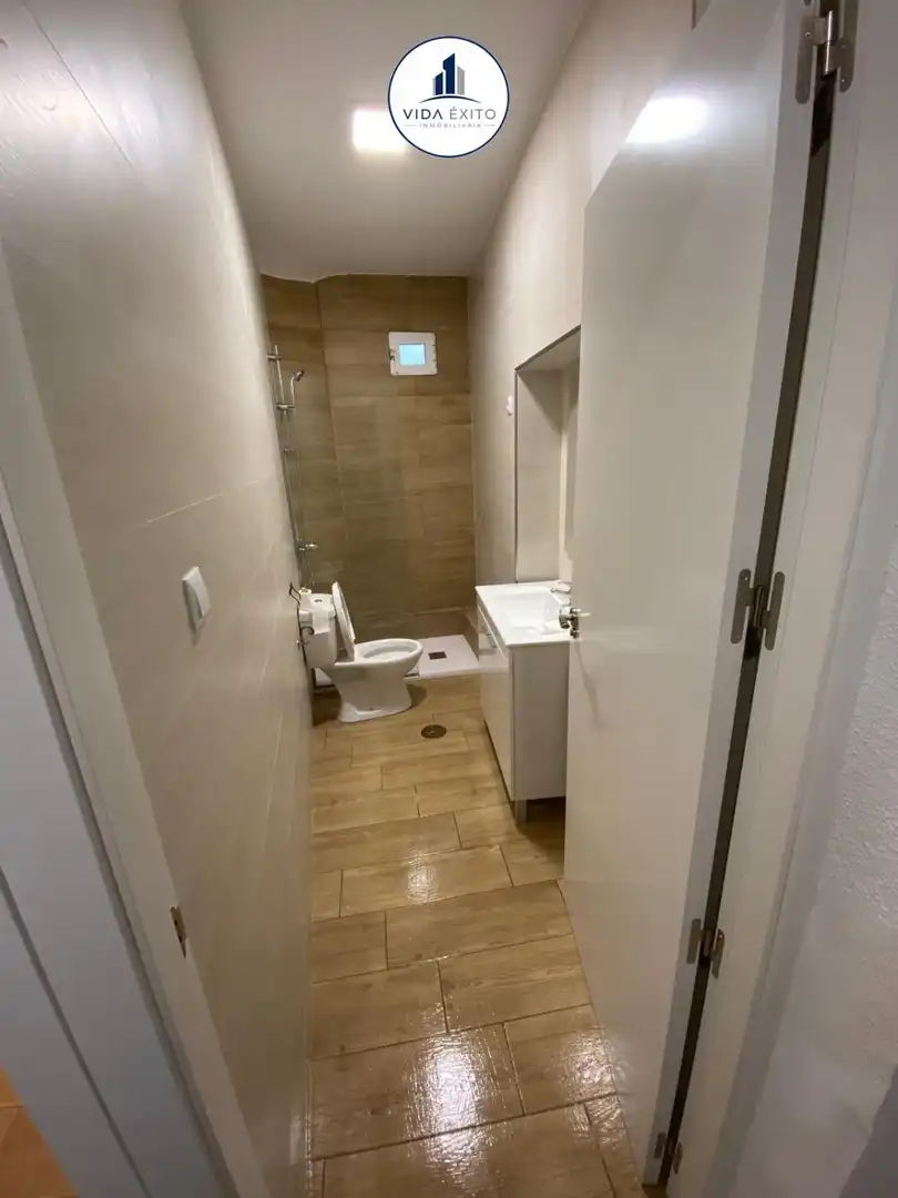 Bany de Pis en venda en Jaén amb Terrassa