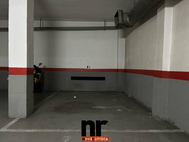 Garaje en Alquiler en Calle Lluna en Centre