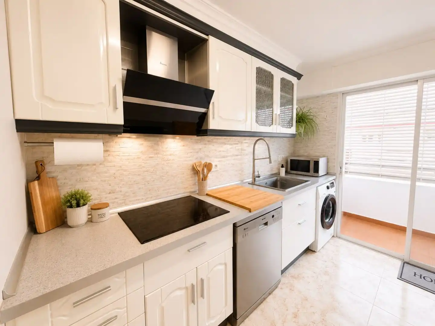 Kitchen of Flat for share in Meliana, Valencia