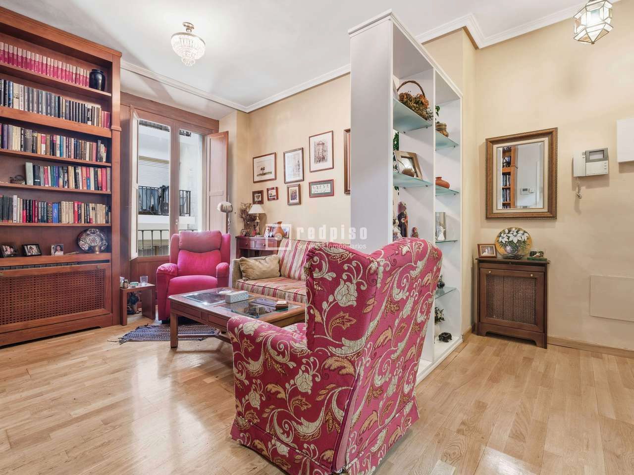 Living room of Flat for sale in  Madrid Capital  with Air Conditioner, Heating and Parquet flooring