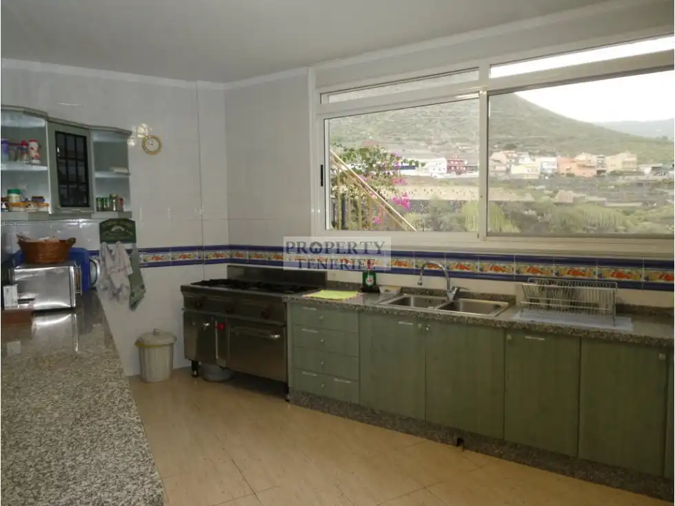 Cuina de Edifici en venda en Arona