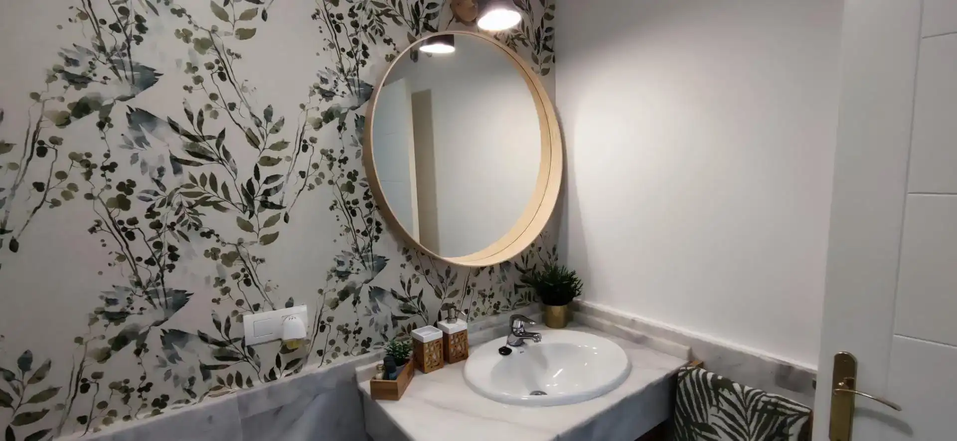 Baño de Piso de alquiler en Rota con Trastero, Amueblado y Horno