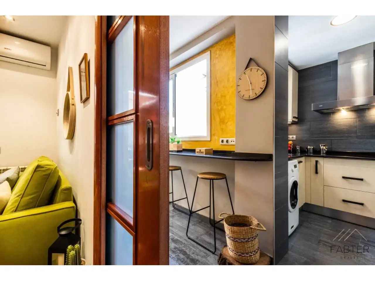 Küche von Dachboden zum Verkauf in Terrassa mit Klimaanlage, Heizung und Terrasse