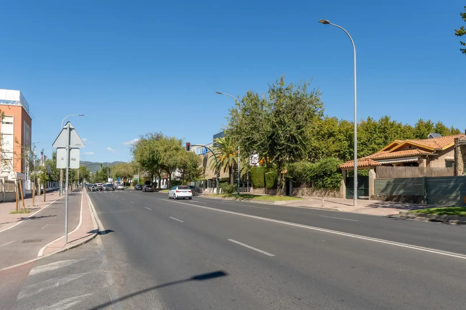 Vista exterior de Casa o xalet en venda en Córdoba amb Aire condicionat, Calefacció i Jardí privat