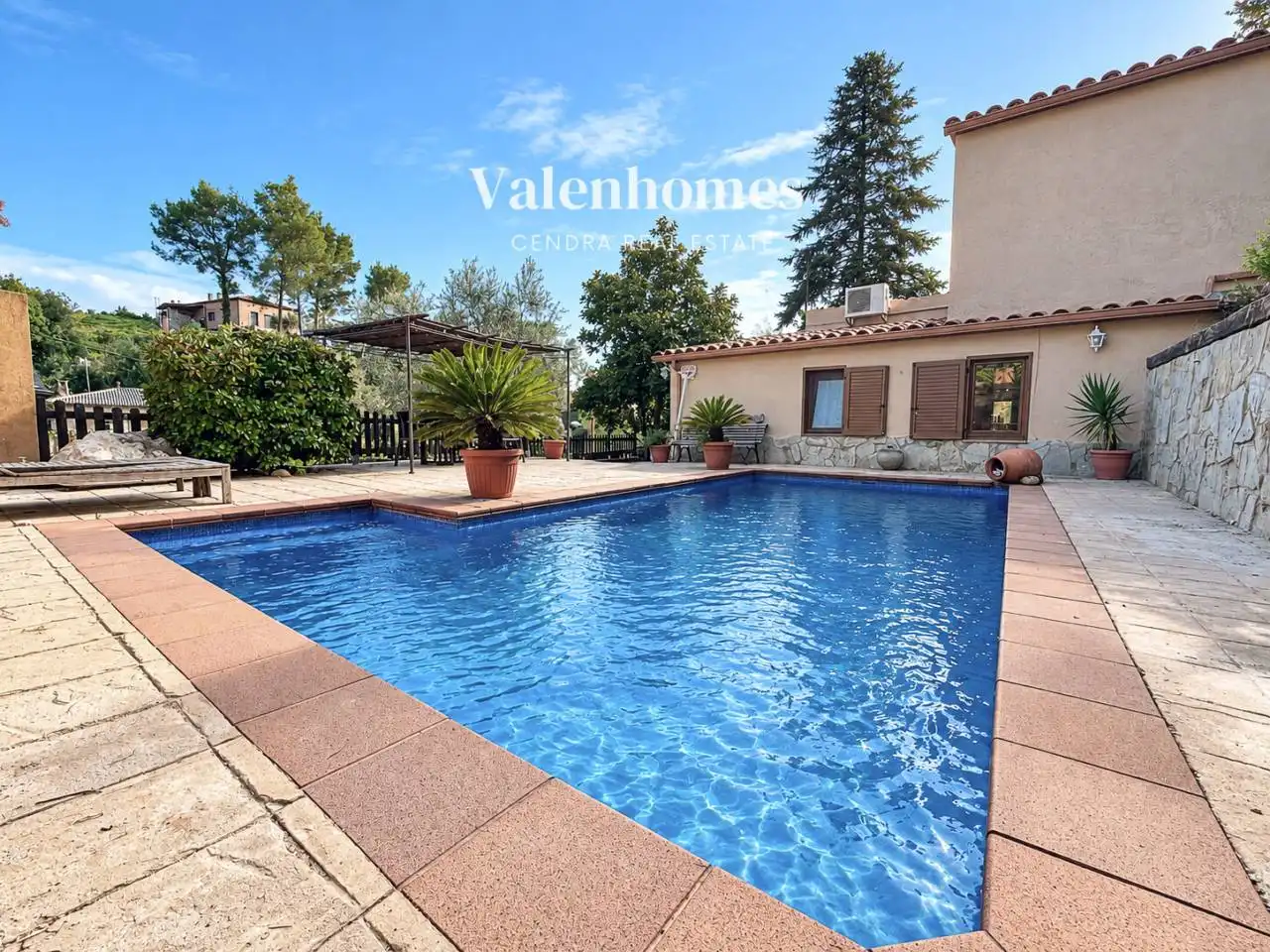 Piscina de Casa o chalet en venta en Molins de Rei, Barcelona