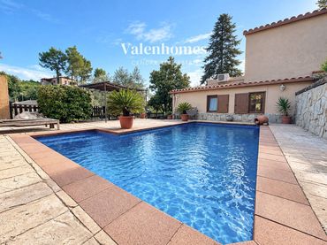 Casa amb piscina en venda a Molins de Rei