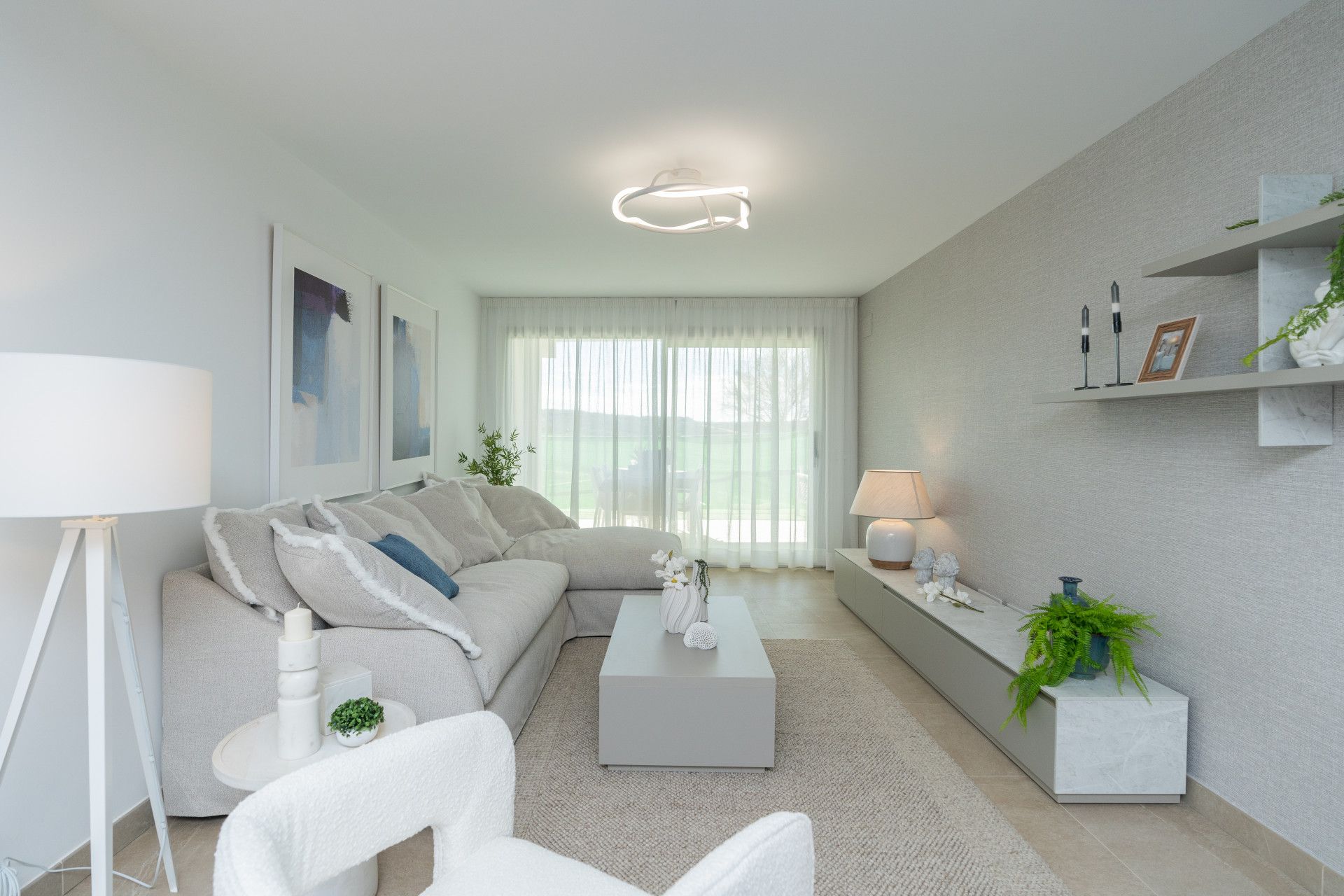 Living room of Apartment for sale in Estepona  with Air Conditioner, Heating and Terrace