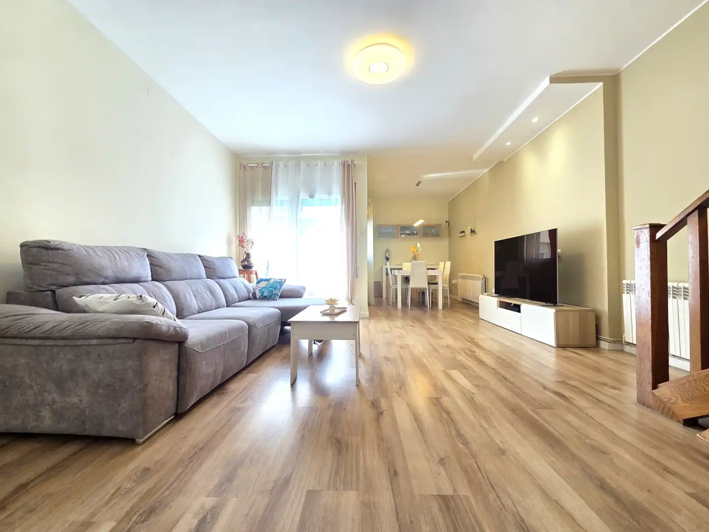Wohnzimmer von Maisonette zum Verkauf in Cerdanyola del Vallès mit Klimaanlage, Heizung und Parkett