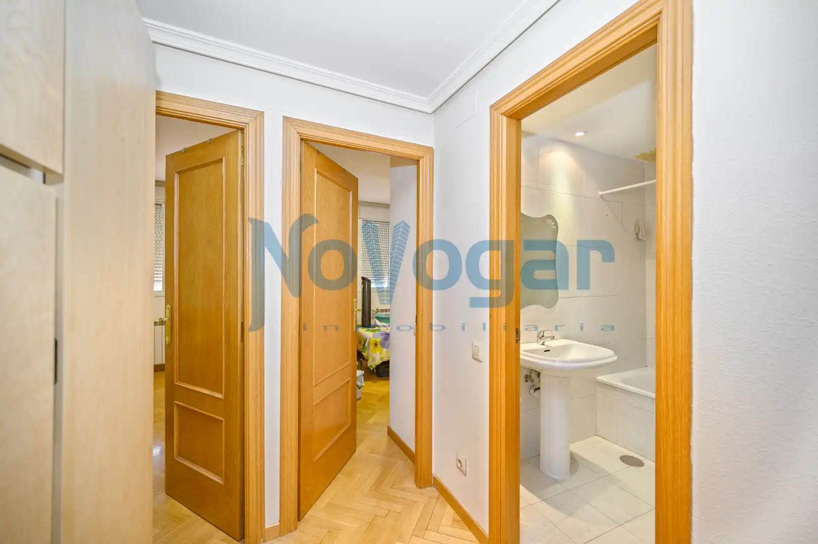 Flat for sale in Madrid  with Air Conditioner, Heating and Community pool