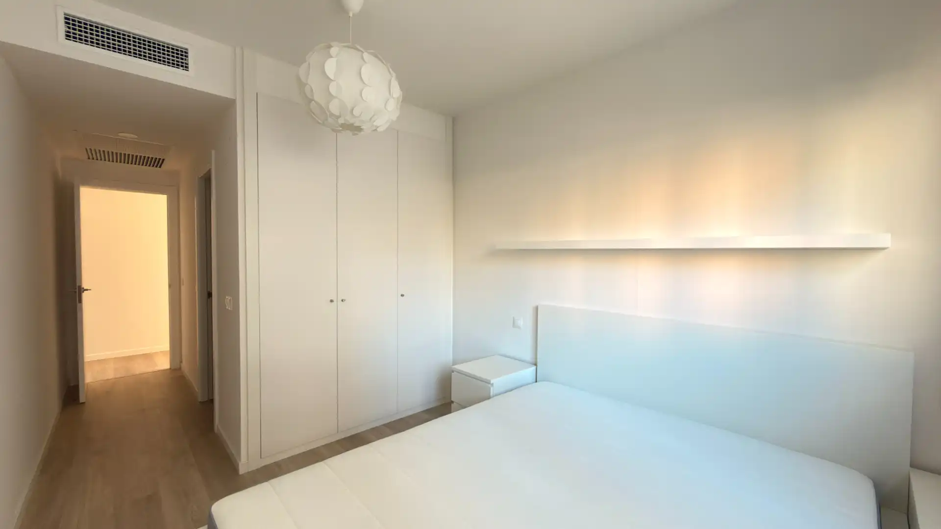 Habitación de Apartamento de alquiler en Tres Cantos con Aire acondicionado, Calefacción y Terraza