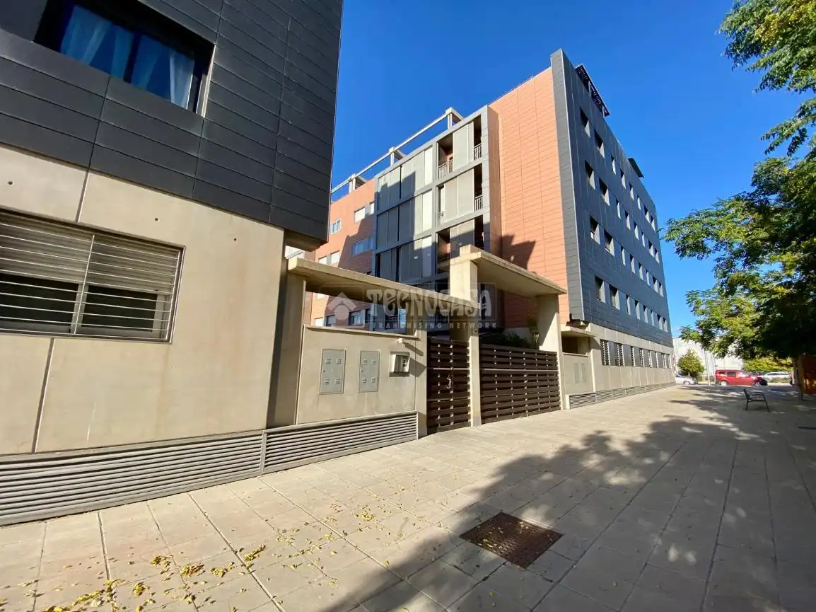 Außenansicht von Garage zum Verkauf in Armilla