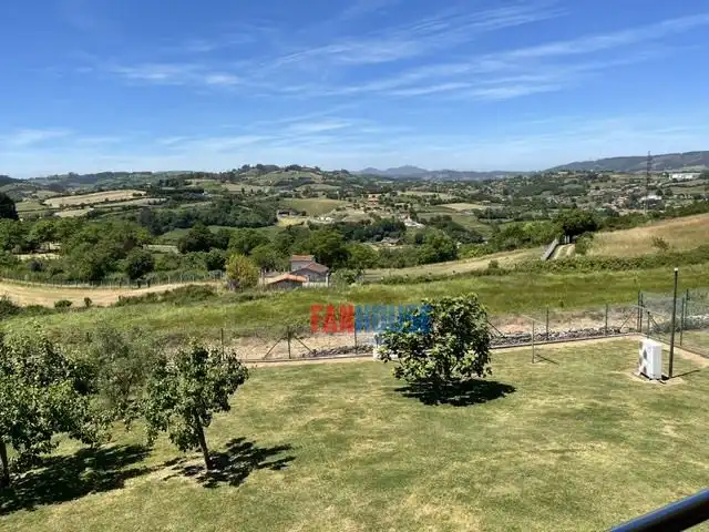 Casa o chalet en venta en Gijón  con Calefacción, Terraza y Trastero