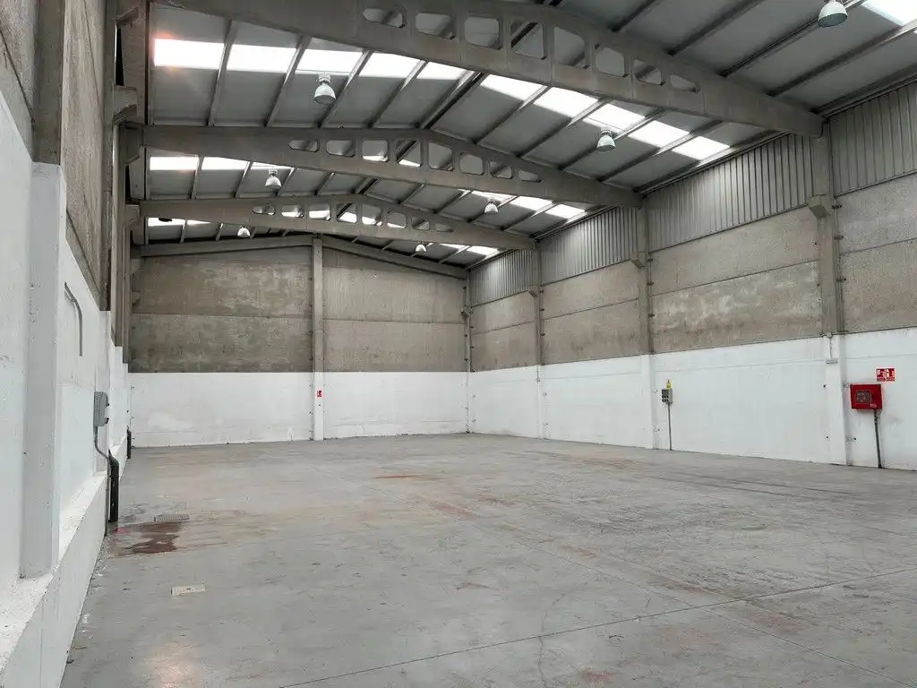 Nau industrial de lloguer a Rúa Jesús Fernández Pita, imagen 4