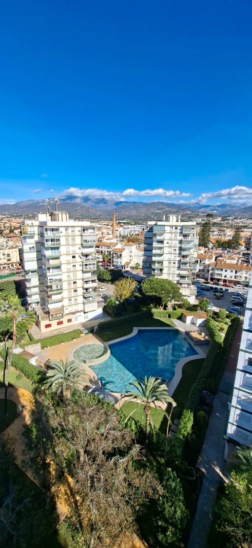 Vista exterior de Pis en venda en Vélez-Málaga amb Terrassa i Piscina comunitària