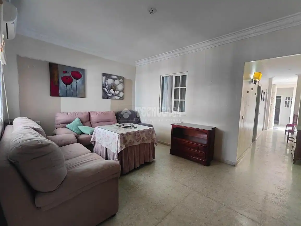 Sala d'estar de Casa o xalet en venda en Los Palacios y Villafranca amb Aire condicionat