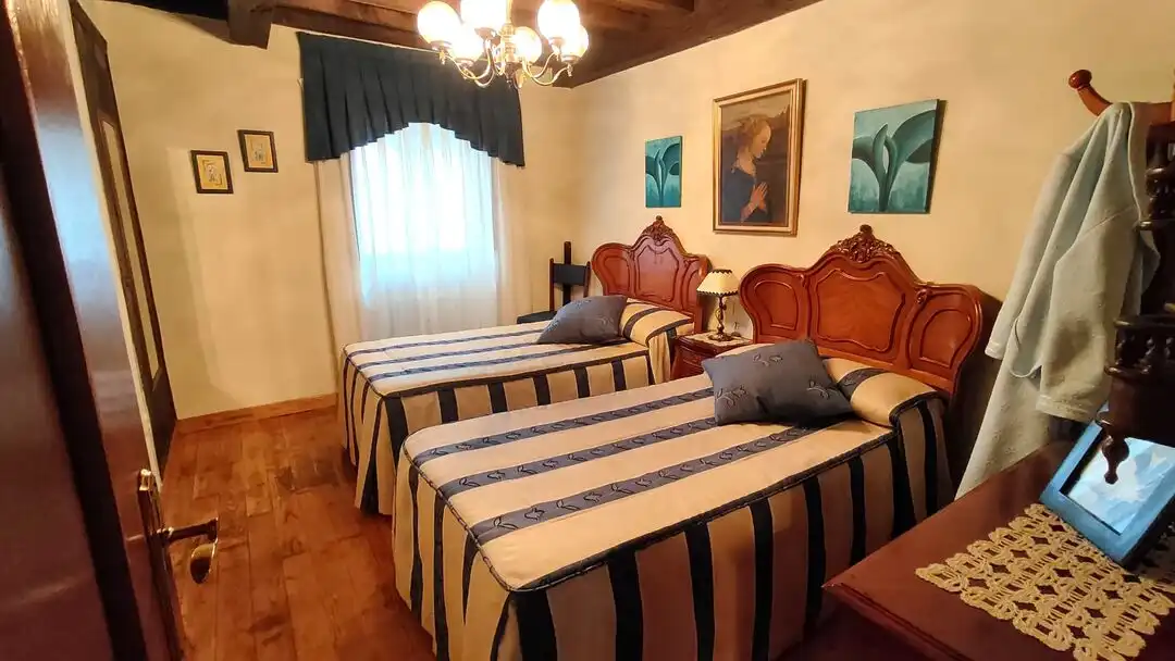 Dormitori de Casa o xalet en venda en Los Tojos  amb Calefacció i Moblat