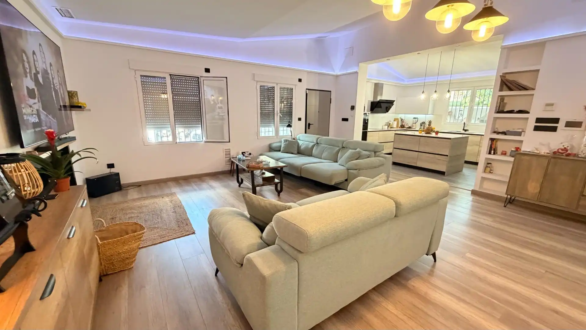 Wohnzimmer von Haus oder Chalet zum Verkauf in Elche / Elx mit Klimaanlage, Heizung und Privatgarten
