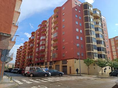 Exterior view of Flat for sale in Figueres