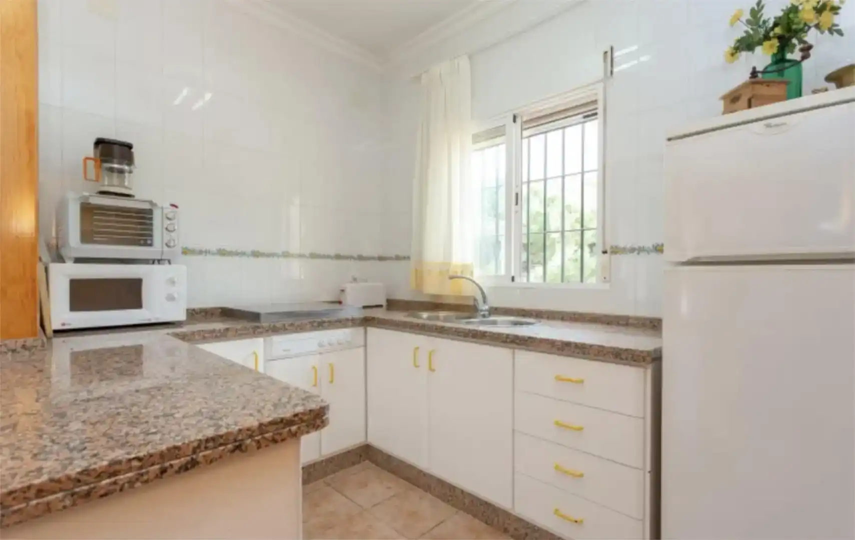Cocina de Piso en venta en Isla Cristina con Aire acondicionado, Jardín privado y Trastero