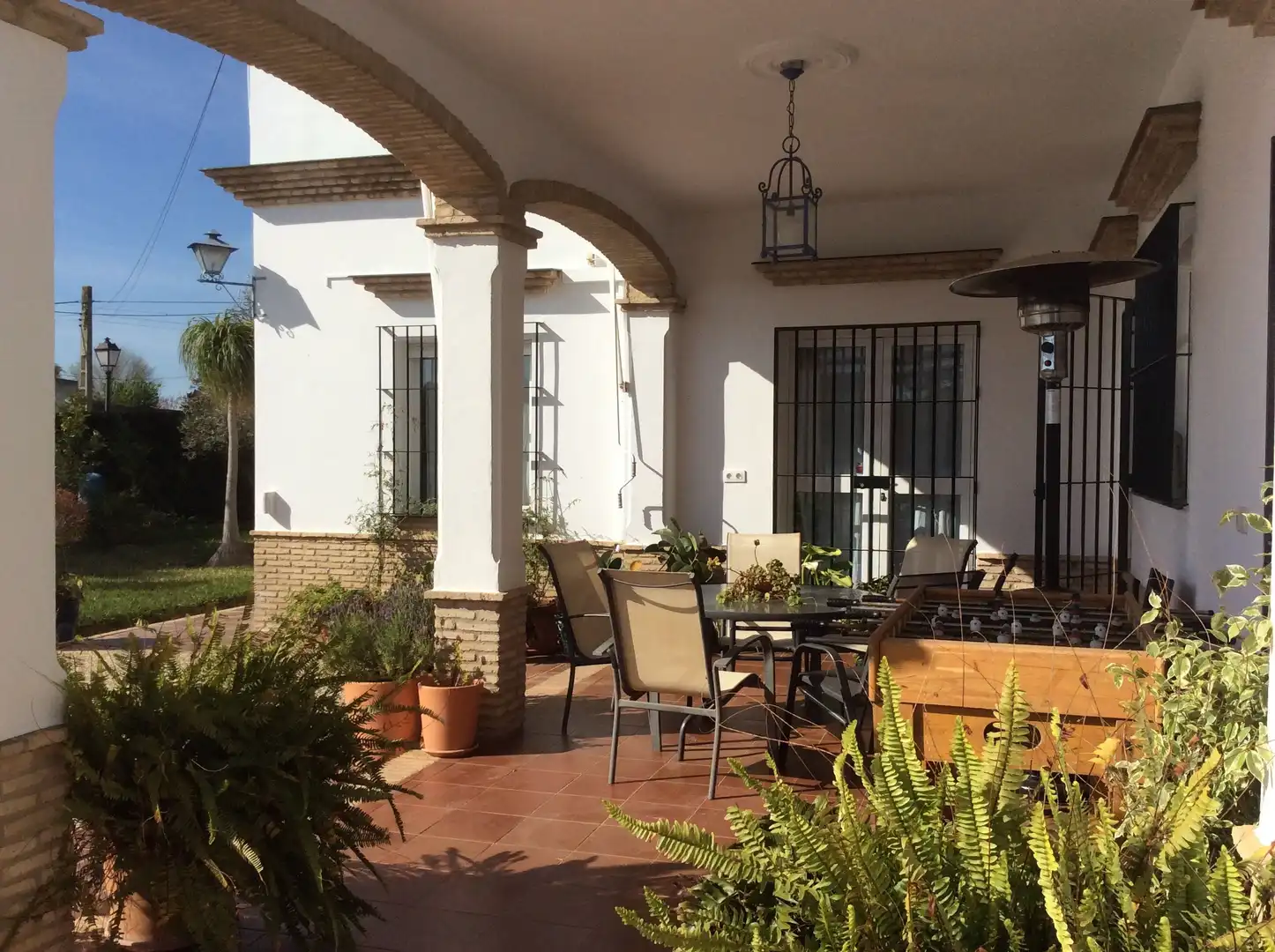 Terrassa de Casa o xalet en venda en Espartinas amb Aire condicionat, Calefacció i Jardí privat