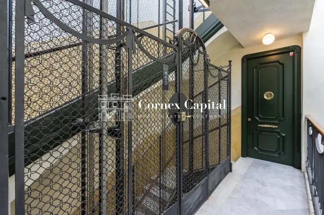 Maisonette zum Verkauf in Barcelona mit Heizung, Terrasse und Abstellraum