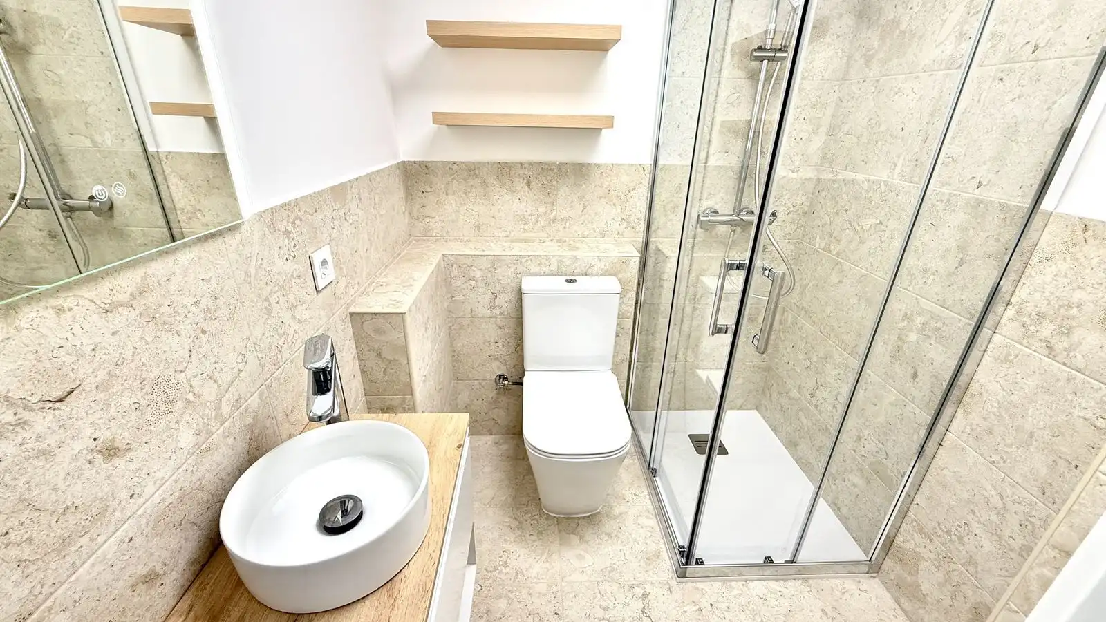 Bany de Apartament en venda en Estepona amb Terrassa, Traster i Moblat