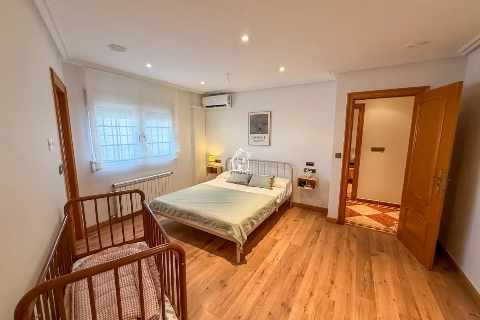 Schlafzimmer von Dachboden zur Miete in Torrevieja mit Klimaanlage, Privatgarten und Terrasse