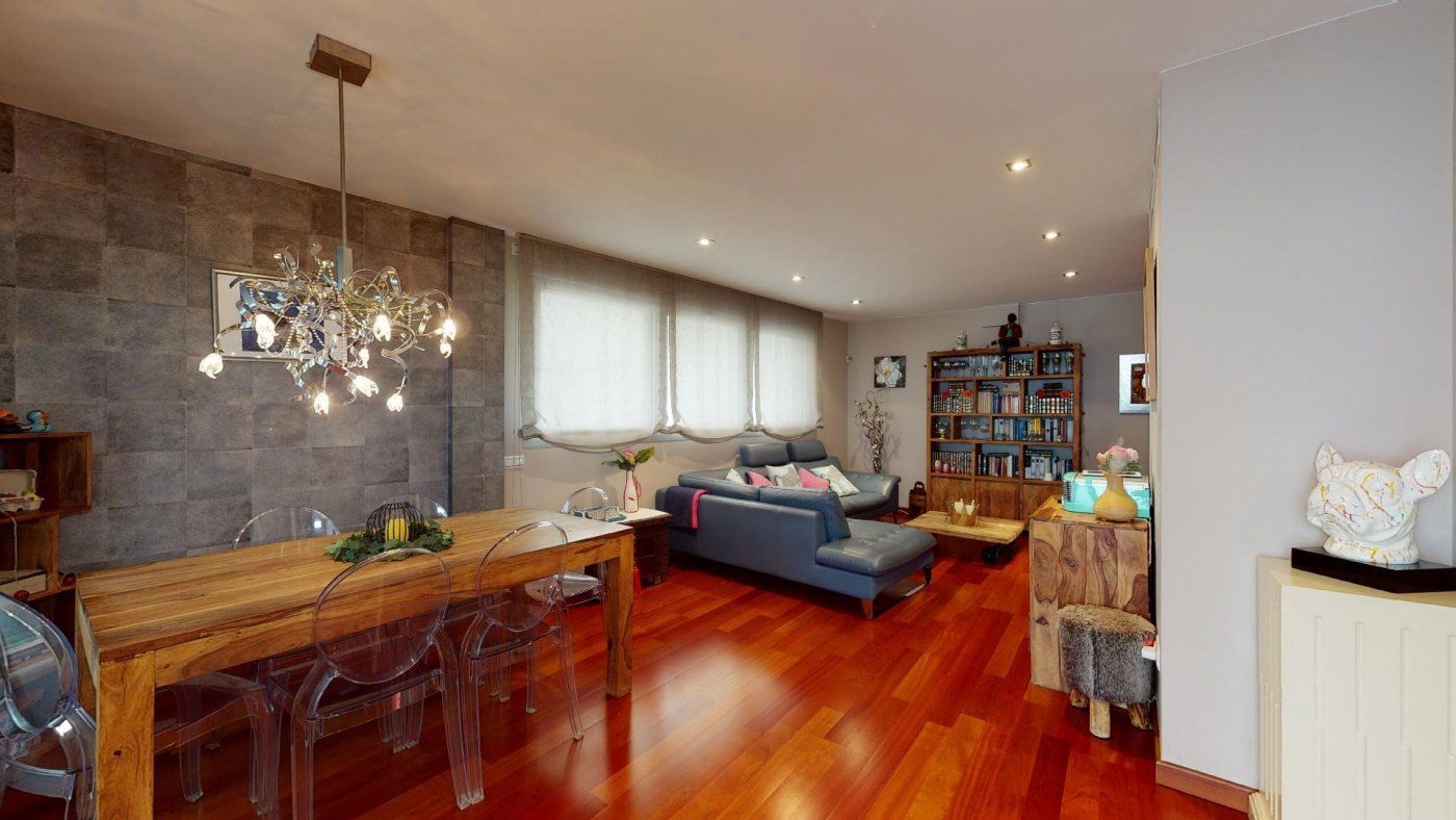 Living room of House or chalet for sale in  Zaragoza Capital  with Air Conditioner, Terrace and Alarm