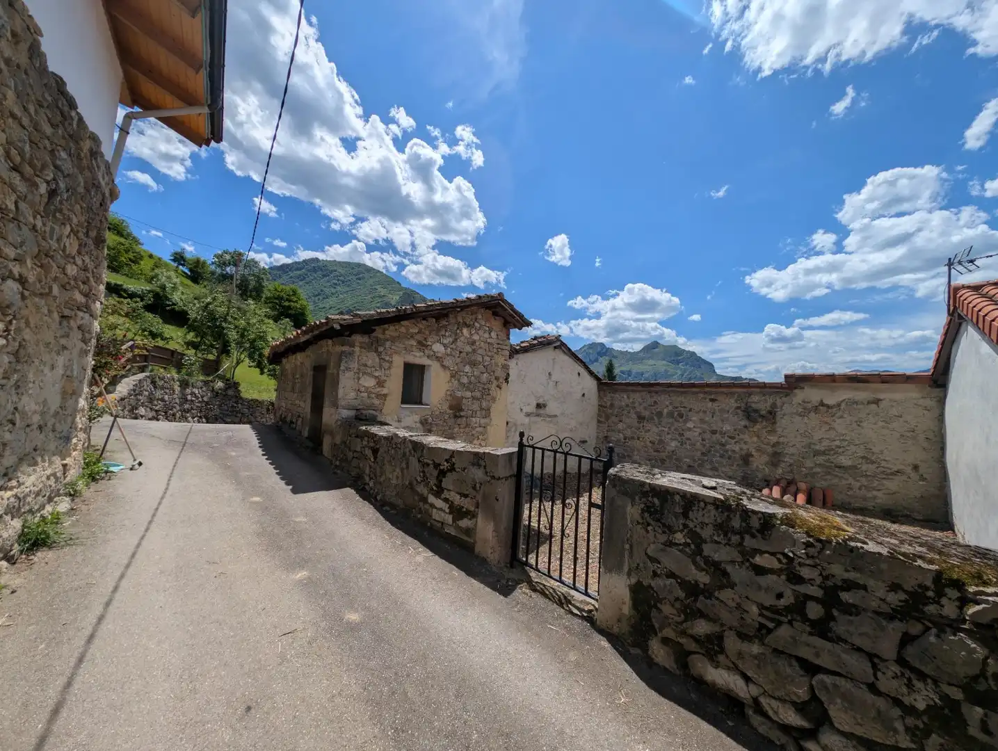 Vista exterior de Casa o chalet en venta en Proaza con Jardín privado