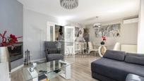 Sala d'estar de Casa adosada en venda en Alovera amb Aire condicionat, Calefacció i Terrassa