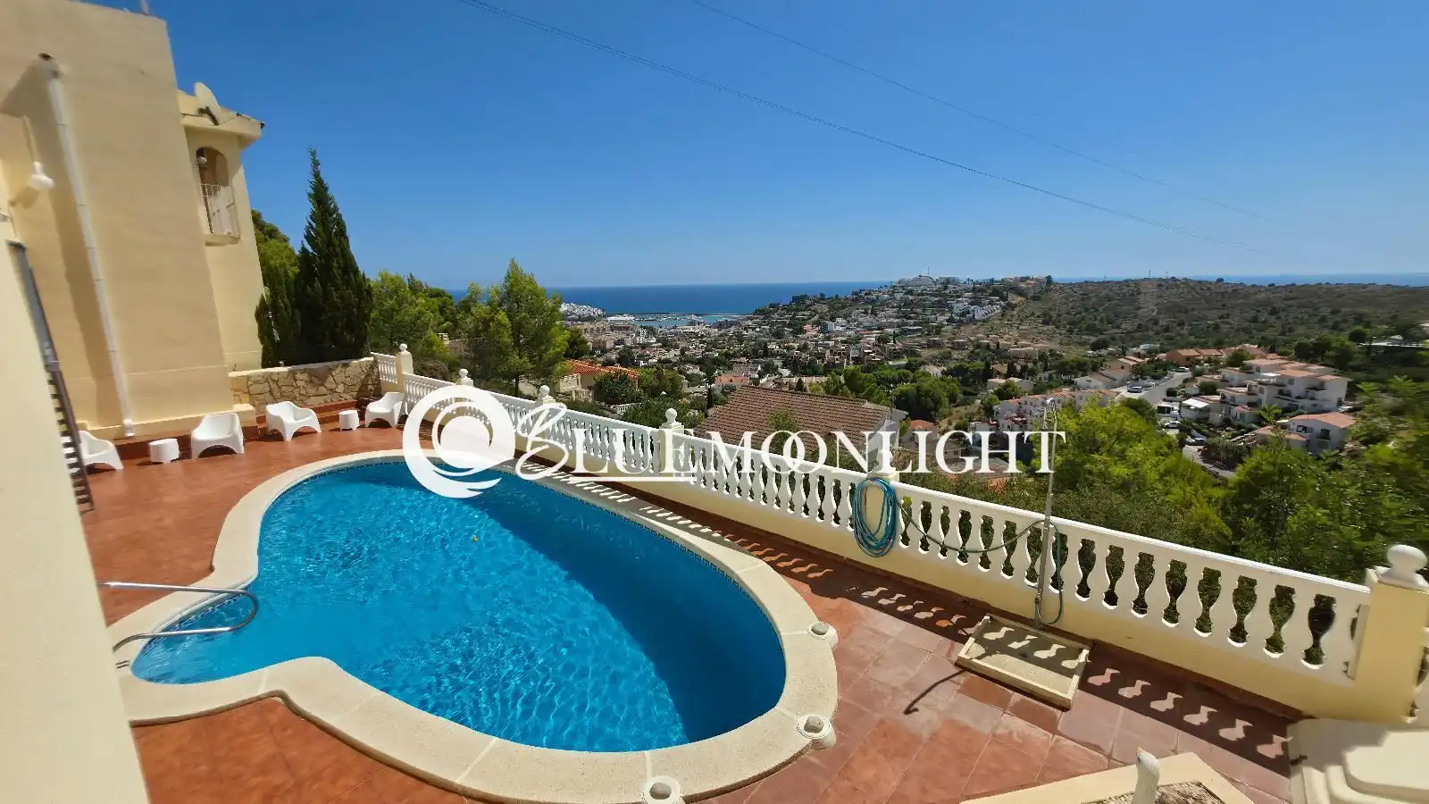 Vista exterior de Dúplex en venta en Peñíscola / Peníscola con Aire acondicionado, Calefacción y Jardín privado