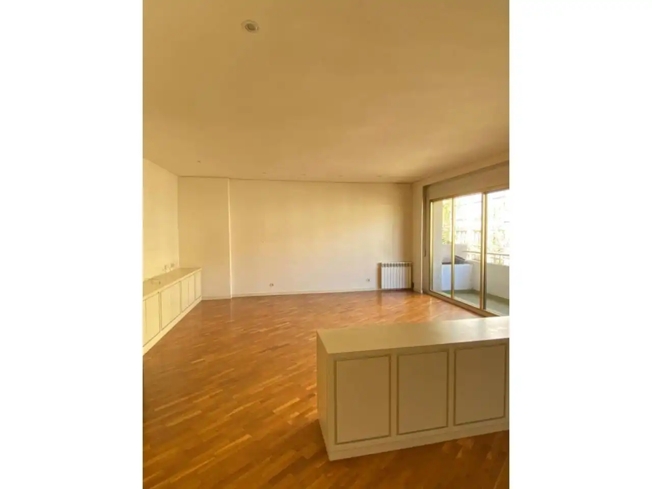 Wohnung zur Miete in Calle Republica, Centre