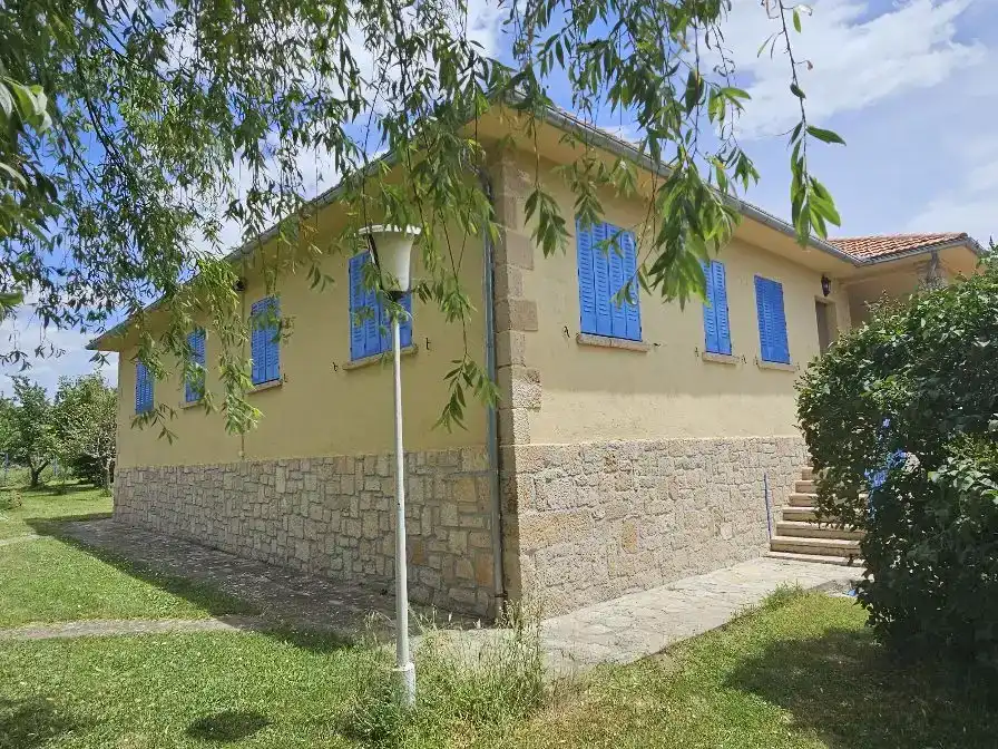 Vista exterior de Pis en venda en Santo Tomé del Puerto amb Jardí privat i Traster
