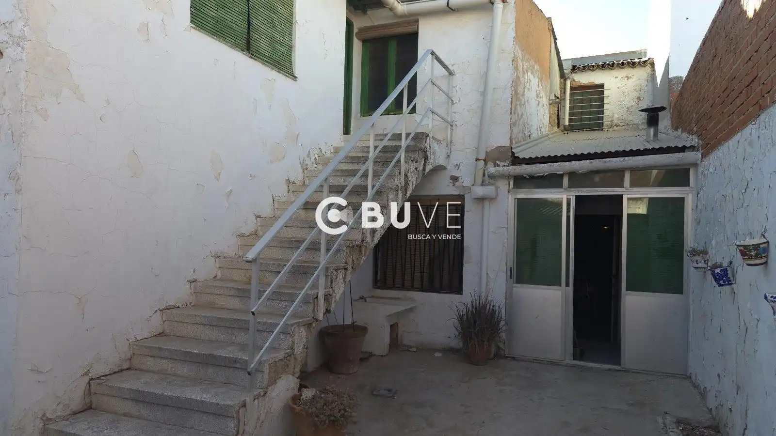 Vista exterior de Casa o xalet en venda en Miguel Esteban amb Jardí privat