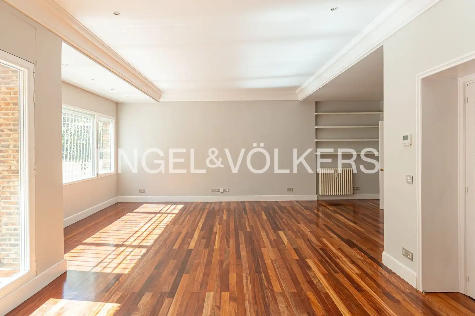 Comedor de Piso en venta en Madrid con Calefacción, Terraza y Trastero