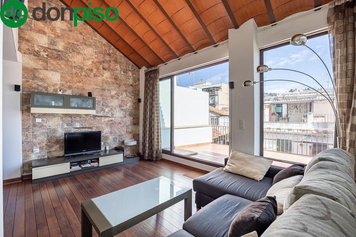 Living room of Flat for sale in  Granada Capital  with Air Conditioner, Heating and Terrace