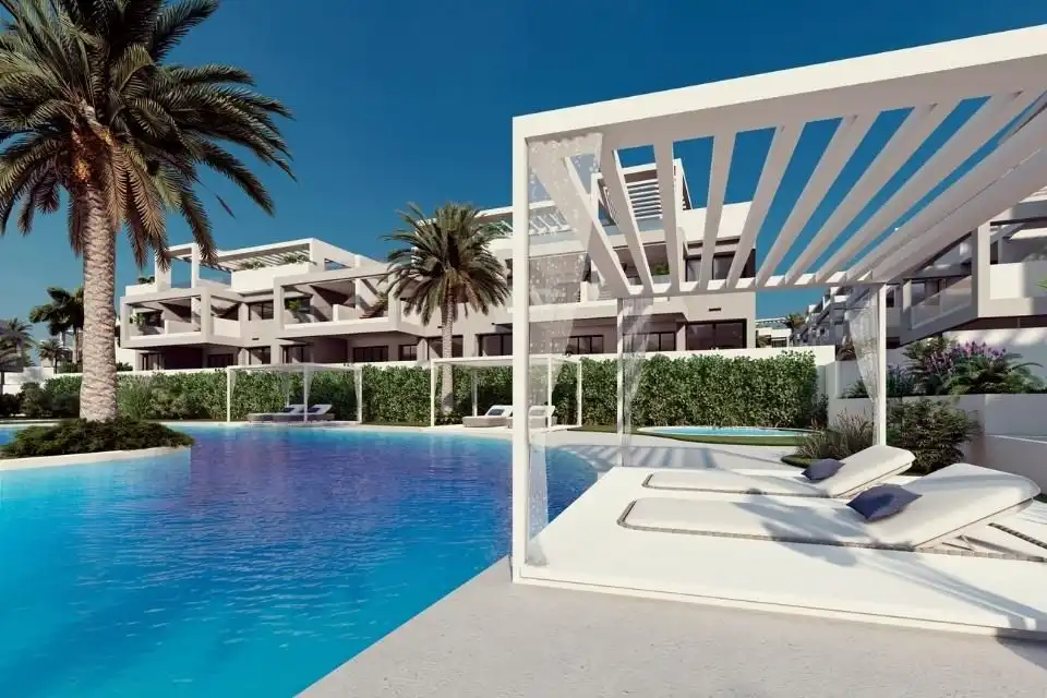 Piscina de Casa o xalet en venda en Torrevieja amb Piscina comunitària