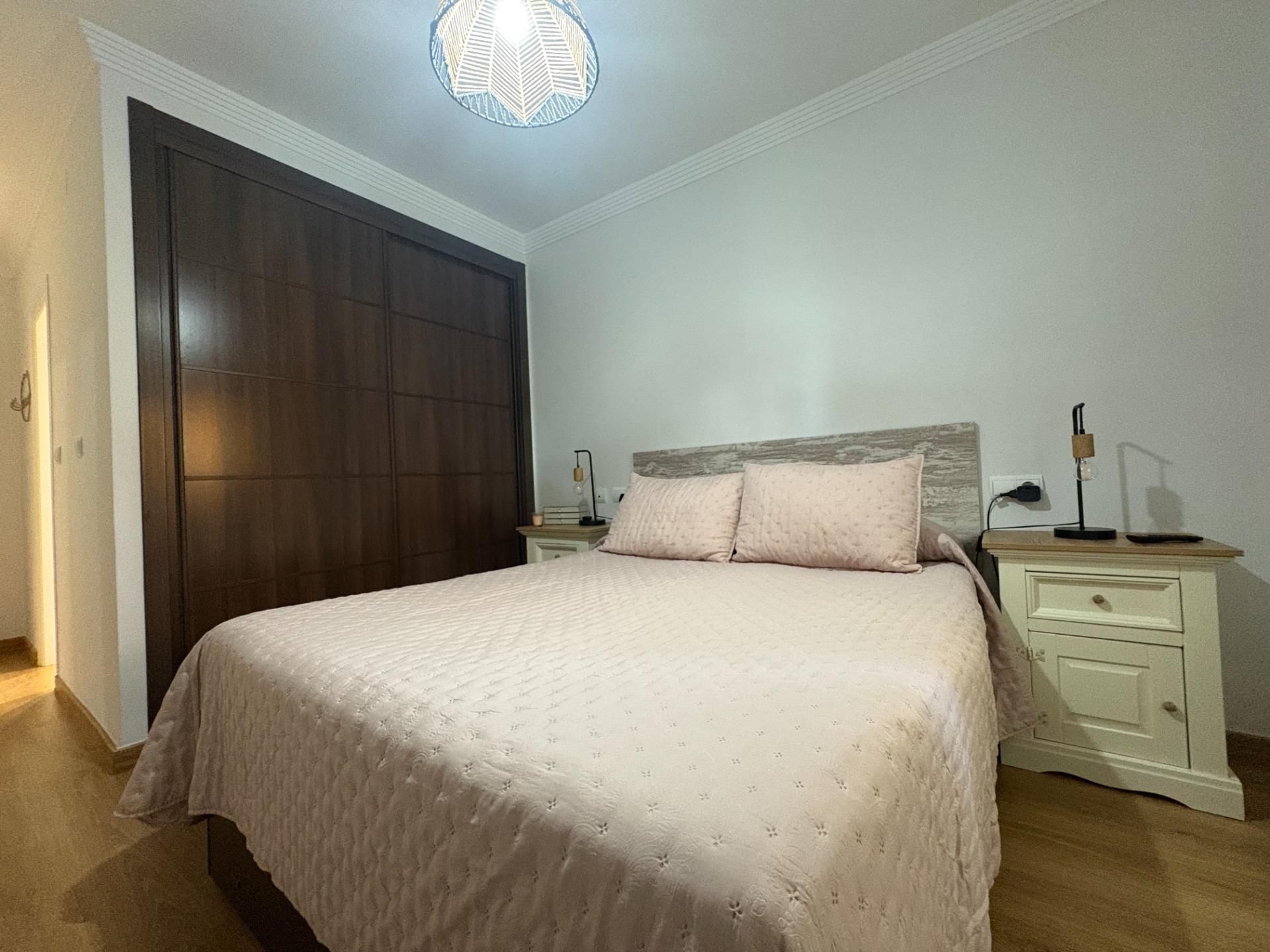 Dormitori de Pis en venda en Estepona amb Jardí privat, Terrassa i Piscina comunitària