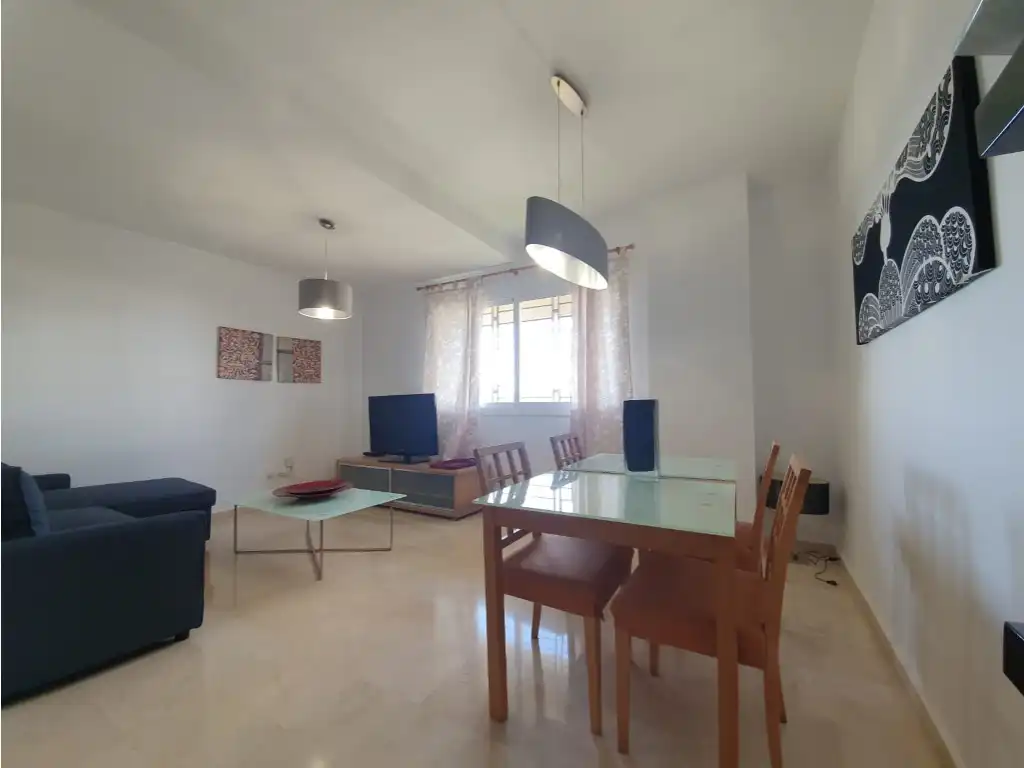 Wohnzimmer von Wohnung zum Verkauf in La Línea de la Concepción mit Möbliert, Ofen und Mikrowelle