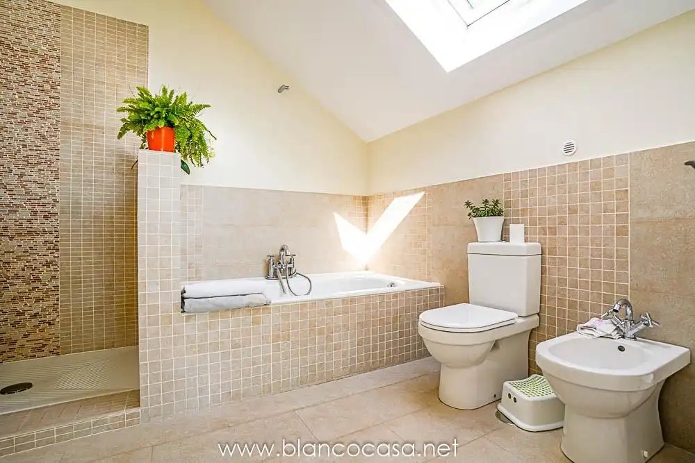 Bathroom of Houses for sale in Carballo  with Heating, Private garden and Storage room