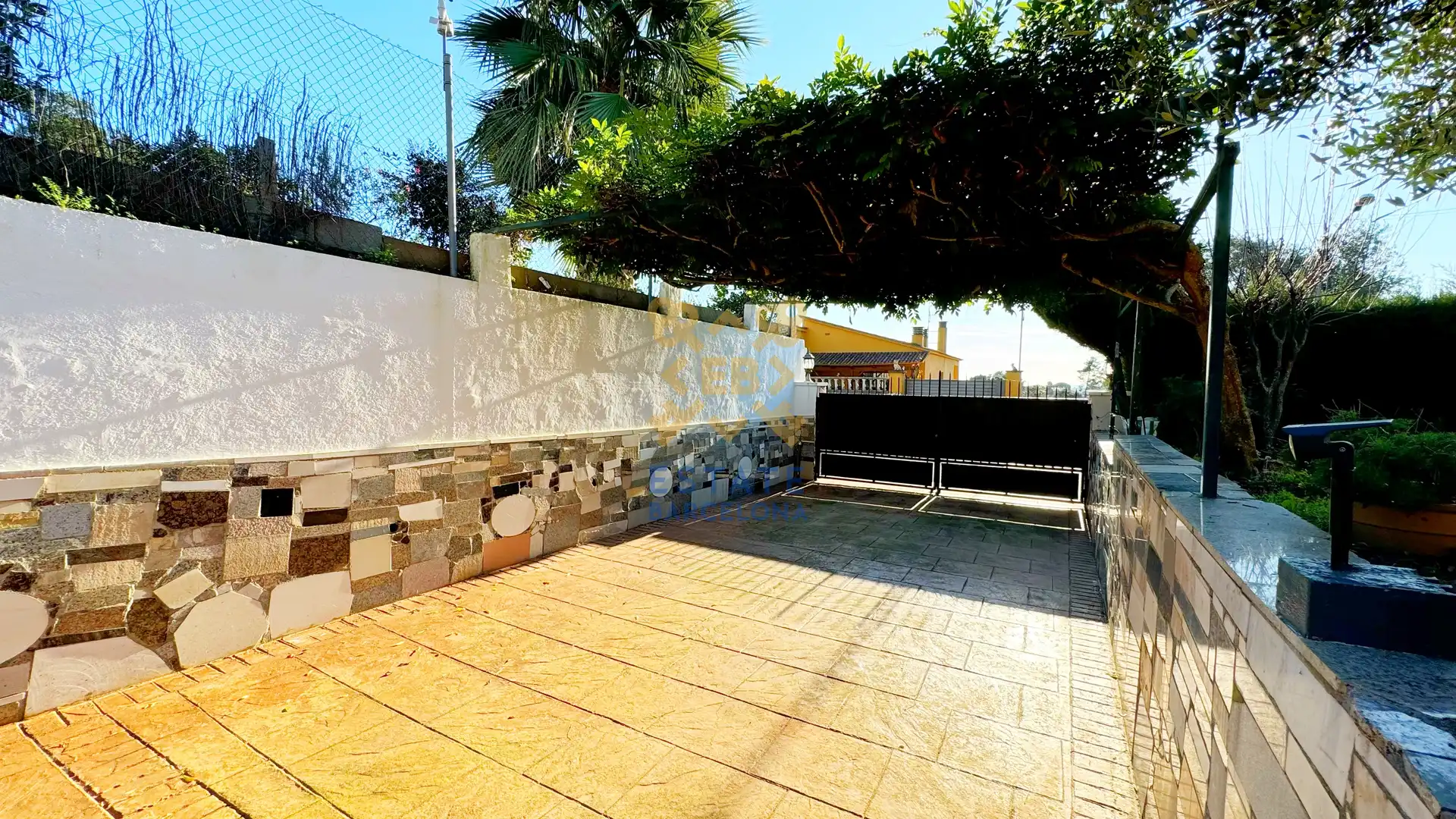 Terrasse von Haus oder Chalet zum Verkauf in Lloret de Mar mit Klimaanlage, Heizung und Schwimmbad