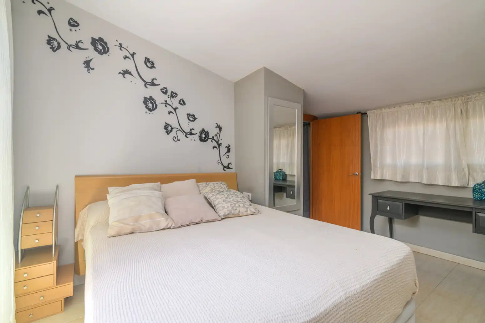Habitación de Ático en venta en Sant Boi de Llobregat con Aire acondicionado, Calefacción y Parquet