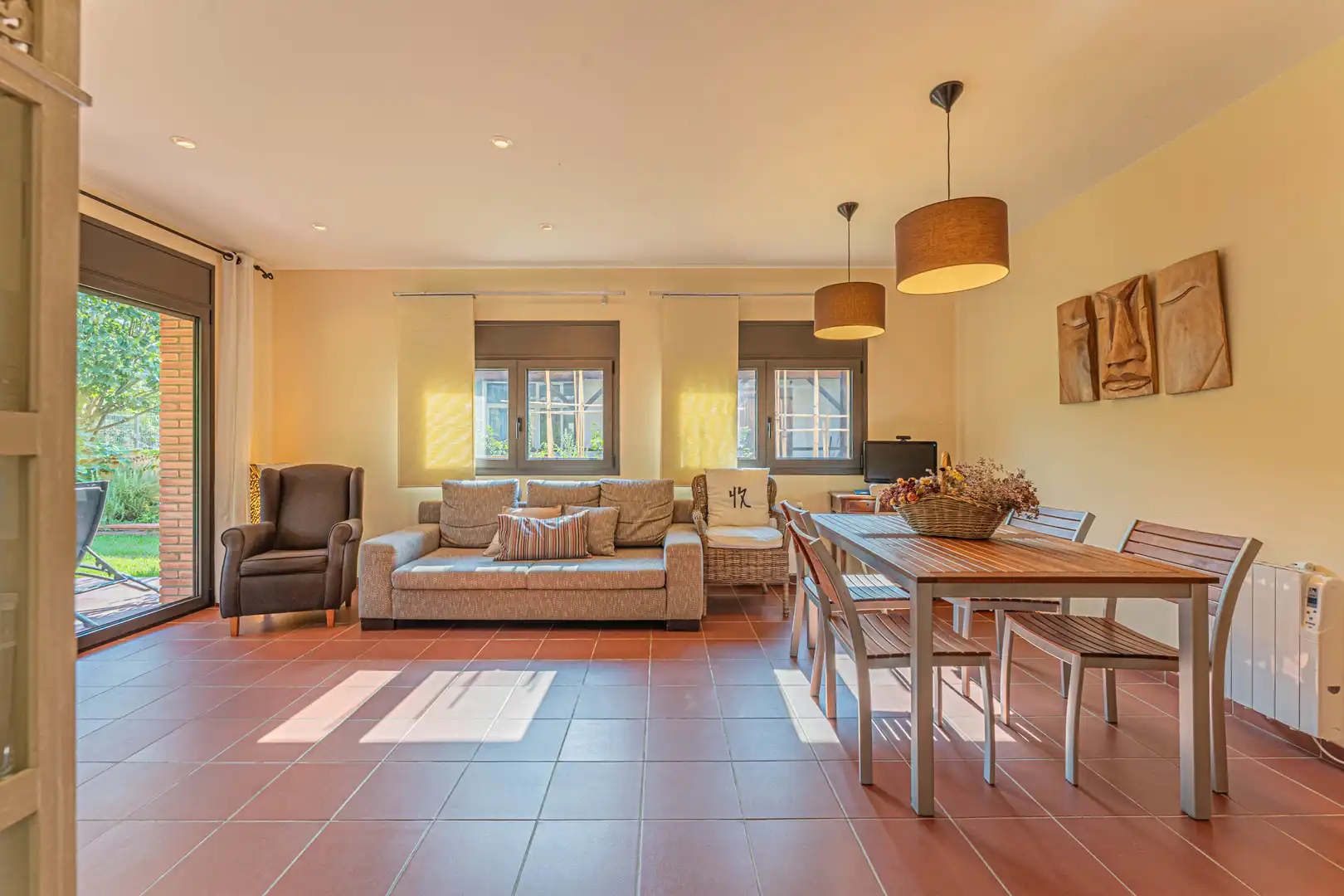 Villa con giardino in vendita a Sant Llorenç de la Muga, imagen 2
