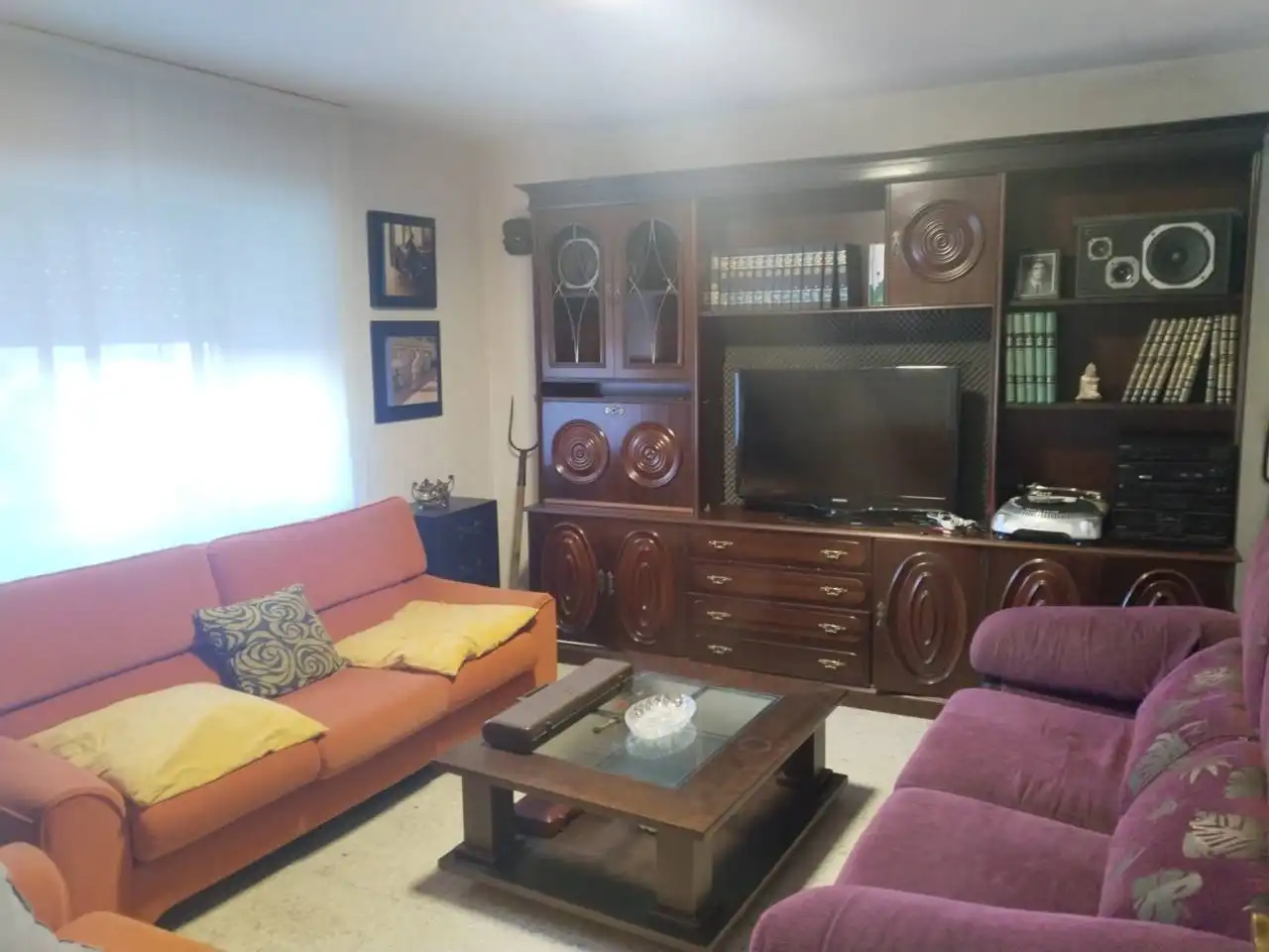 Sala de estar de Casa adosada en venta en Susinos del Páramo con Calefacción, Terraza y Amueblado