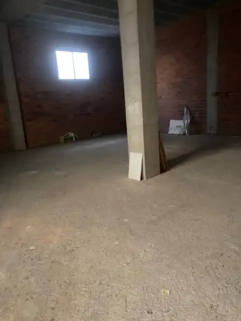 Local comercial en venta en Avenida dos Bosques 13, imagen 3