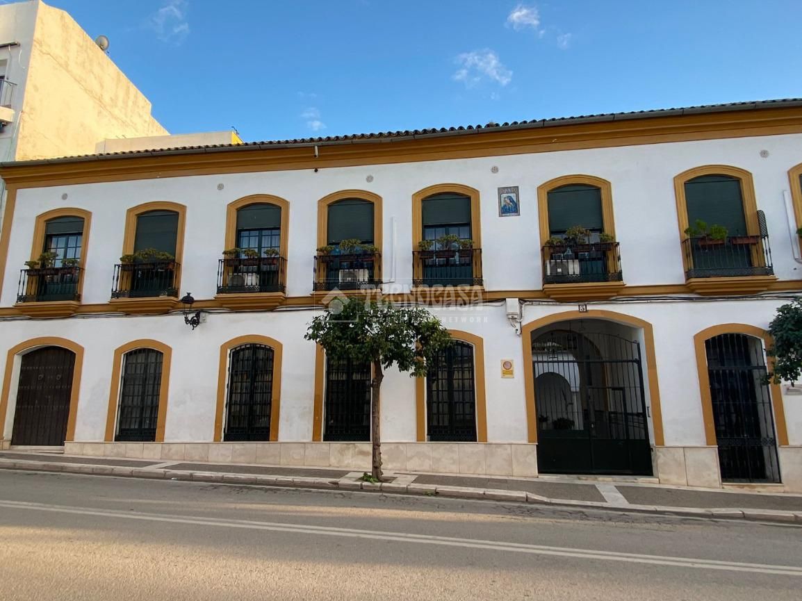 Vista exterior de Casa adosada en venda en Osuna amb Aire condicionat